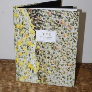 Rizzoli_New York.  Dior Enchanting Gardens - (Hardcover)